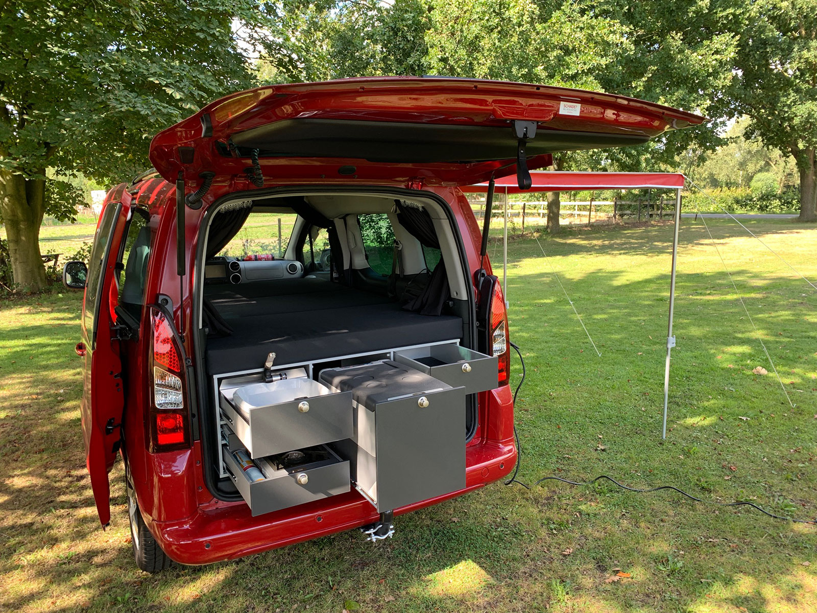 MACBox (Modulaire Auto Camper Box) - 3DotZero CampUniQ Minicamper